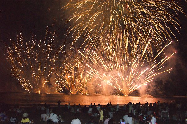 静波海水まつり花火大会