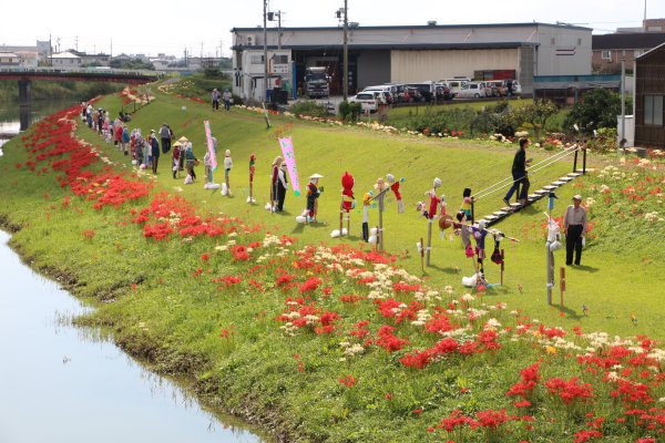彼岸花とかかし祭り
